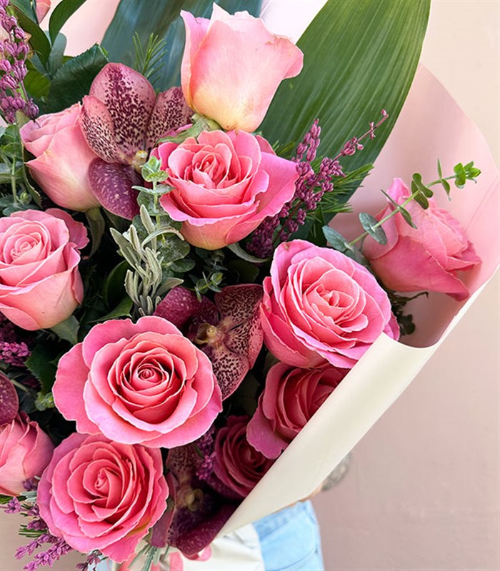 Deluxe Tatlı Aşk Pembe Güller Buketi