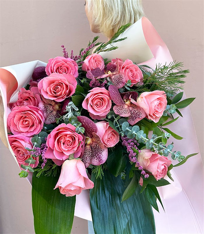 Deluxe Tatlı Aşk Pembe Güller Buketi