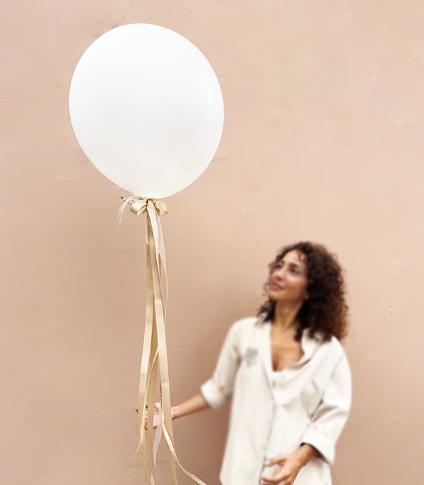 Uzun Kurdeleli Süslenmiş Uçan Balon 60 cm