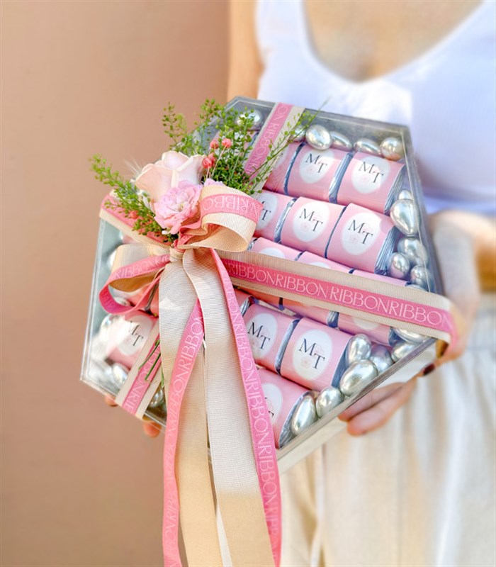 Pembe Silver Grand Deluxe İsme Özel 24Lü Söz Nişan Çikolata