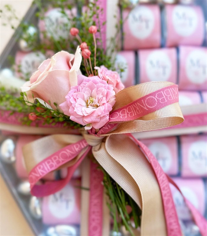 Pembe Silver Grand Deluxe İsme Özel 24Lü Söz Nişan Çikolata