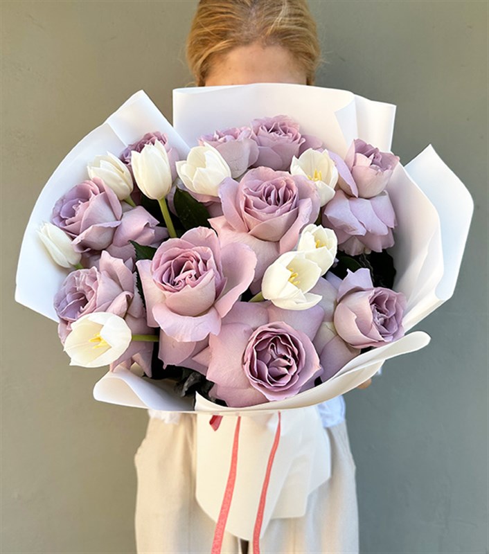 Rosanna Beyaz Lale Lila Gül Buketi