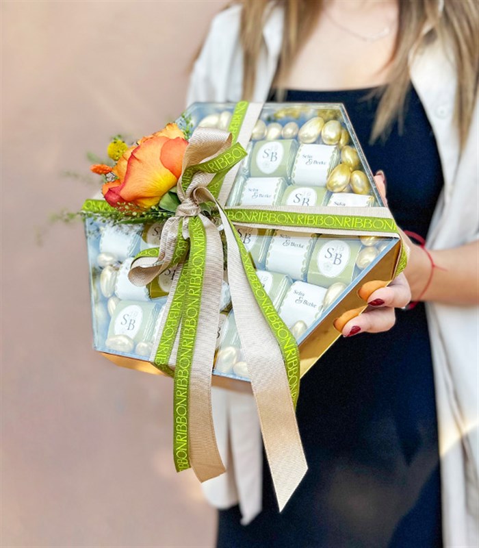 Turuncu Gold Grand Deluxe İsme Özel 24Lü Söz Nişan Çikolata