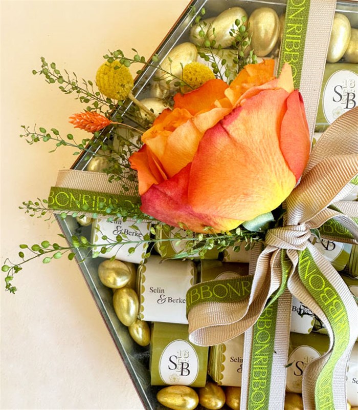 Turuncu Gold Grand Deluxe İsme Özel 24Lü Söz Nişan Çikolata