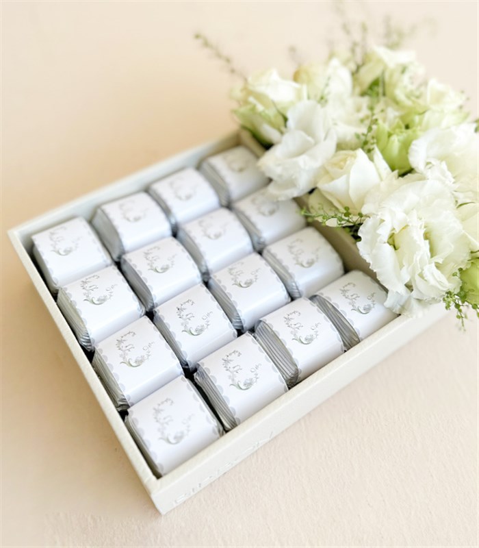 Welcome Baby İsme Özel 32Li Yenidoğan Bebek Tebrik Çikolatası Grand Deluxe