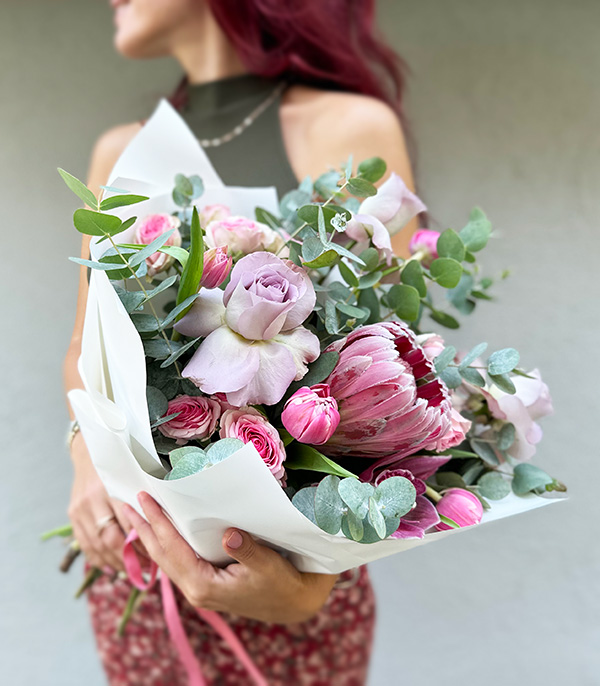 Queen Protea Lilac Pink Bouquet Limited Edition