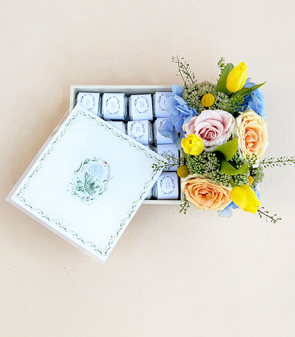Flower Dream Personalized Chocolate Box