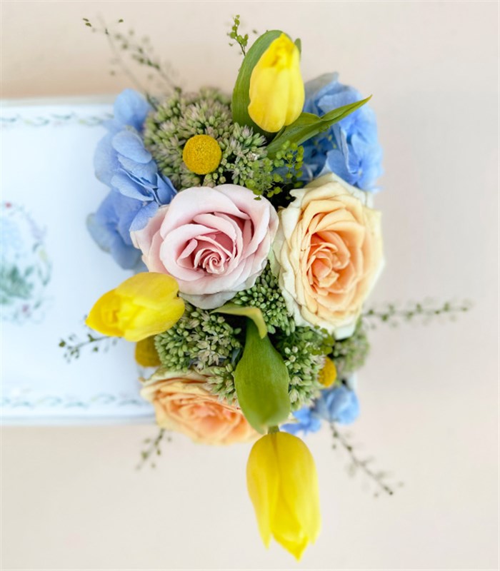 Çiçek Rüyası Grand Deluxe İsme Özel 32Li Çikolata Tepsisi