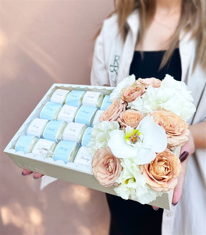 Little Baby İsme Özel 32Li Yenidoğan Bebek Tebrik Çikolatası Grand Deluxe