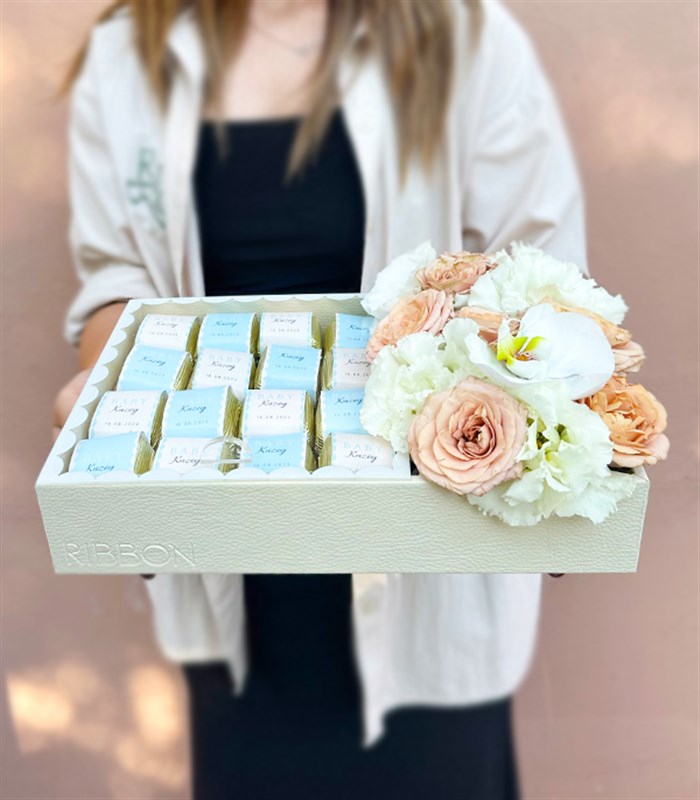 Little Baby İsme Özel 32Li Yenidoğan Bebek Tebrik Çikolatası Grand Deluxe