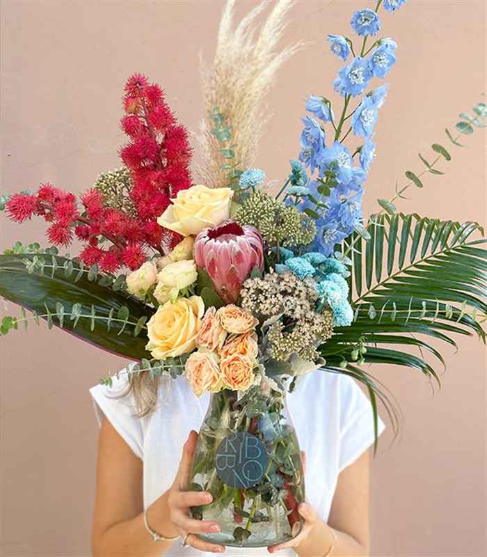 Queen Protealı Delfinyum Kayısı Gül Aranjman Limited Edition