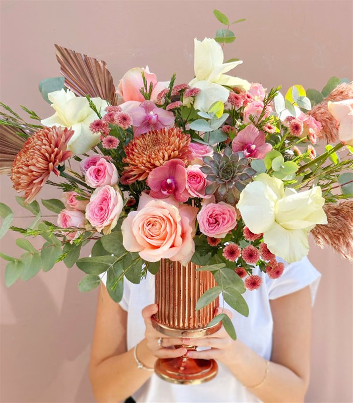 Aurelia Bakır Vazoda Pembe Somon Sonbahar Aranjmanı