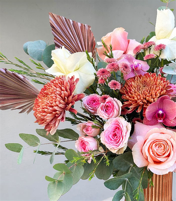 Aurelia Bakır Vazoda Pembe Somon Sonbahar Aranjmanı