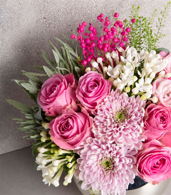 Top Vazoda Pembe Çiçek Aranjmanı