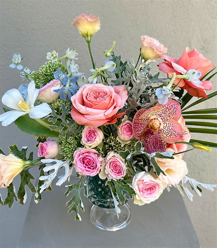 Lia Mini Kristal Vazoda Somon Pembe Çiçekler