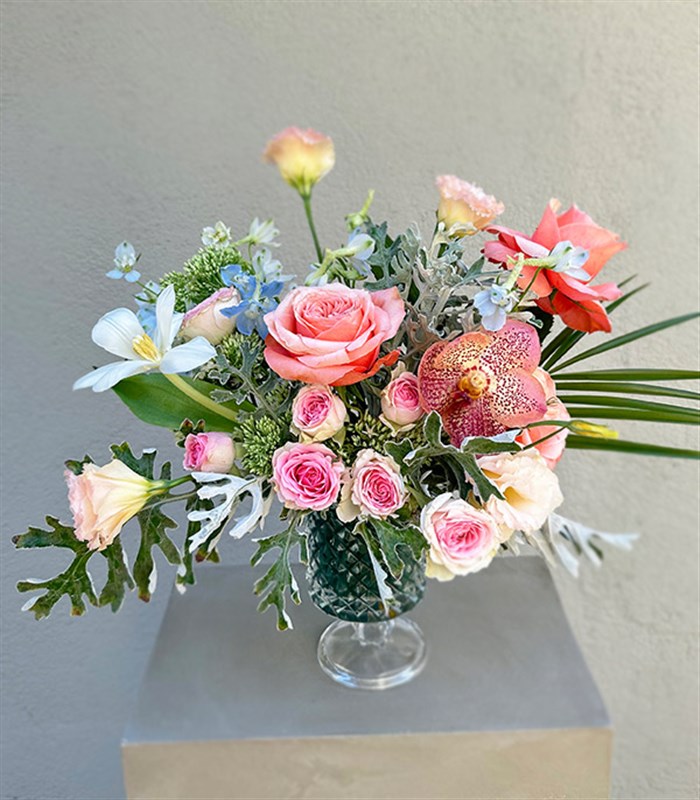 Lia Mini Kristal Vazoda Somon Pembe Çiçekler