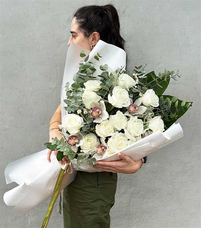 Deluxe Saf Aşk Beyaz Güller Buketi