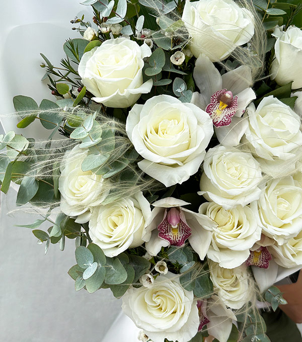 Deluxe Pure Love White Roses Bouquet