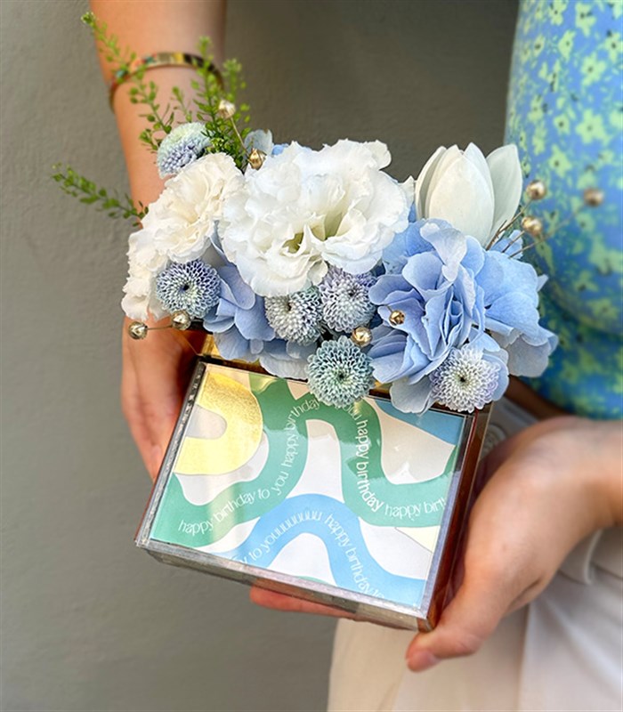 Happy Birthday Mavi Beyaz Çiçekli Mini Çikolata