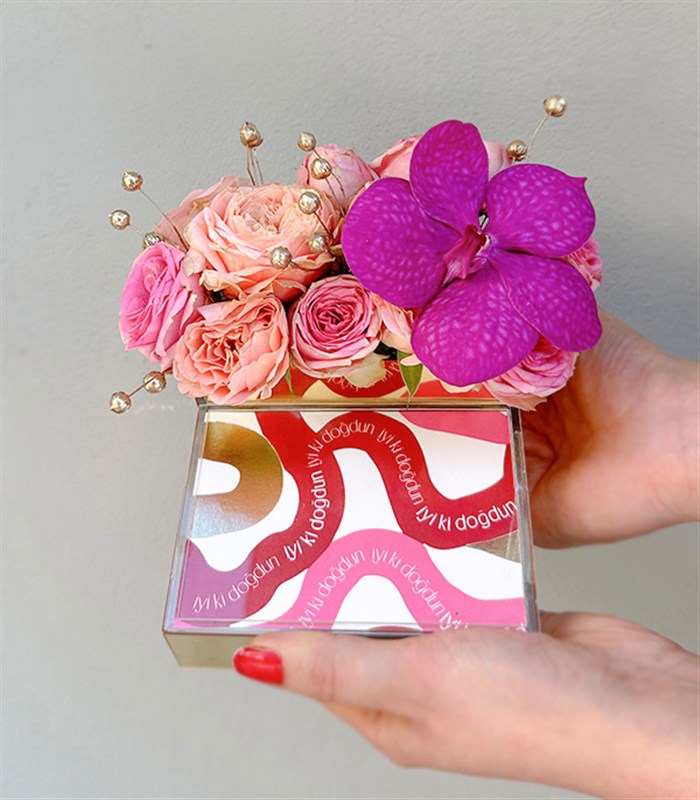 İyi Ki Doğdun Pembe Çiçekli Mini Çikolata