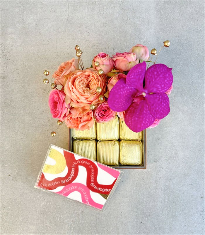 İyi Ki Doğdun Pembe Çiçekli Mini Çikolata