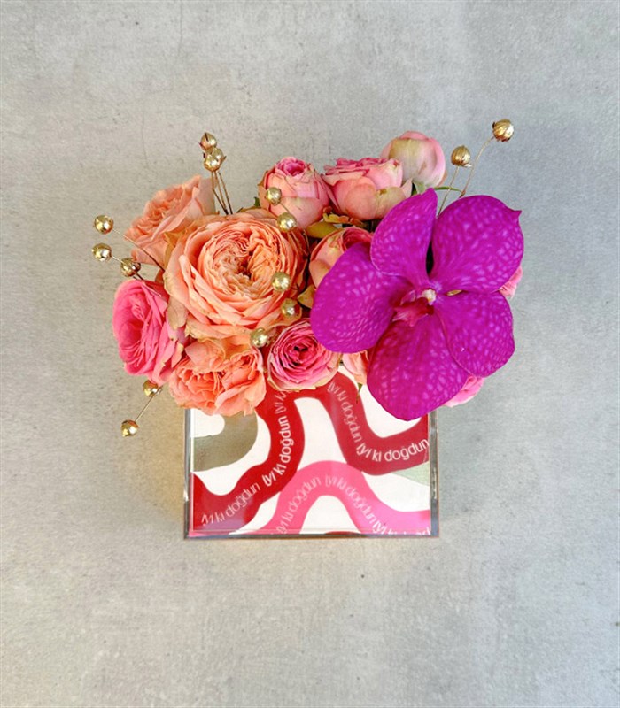 İyi Ki Doğdun Pembe Çiçekli Mini Çikolata