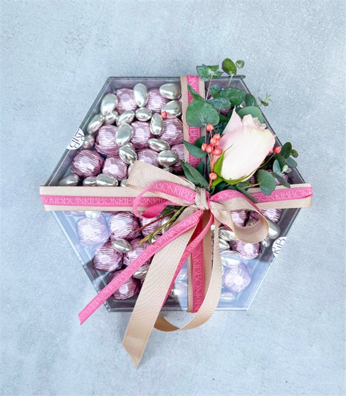 Pembe Grand Deluxe 40Lı Yıldız Altıgen Ayna Çikolata Tepsisi