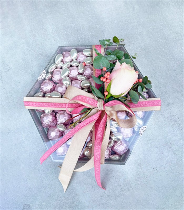 Pembe Grand Deluxe 40Lı Yıldız Altıgen Ayna Çikolata Tepsisi