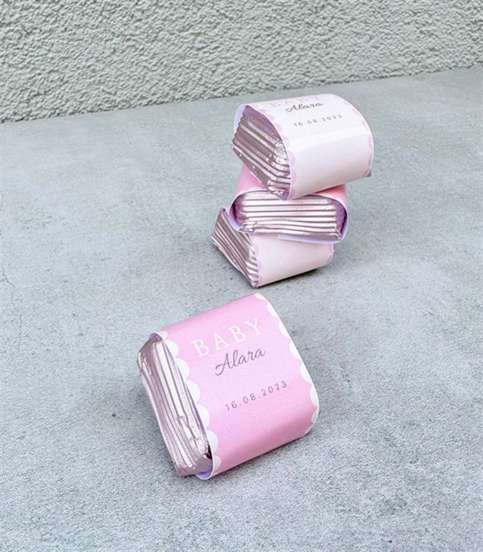 Pink Baby İsme Özel 32Li Yenidoğan Bebek Tebrik Çikolatası Grand Deluxe