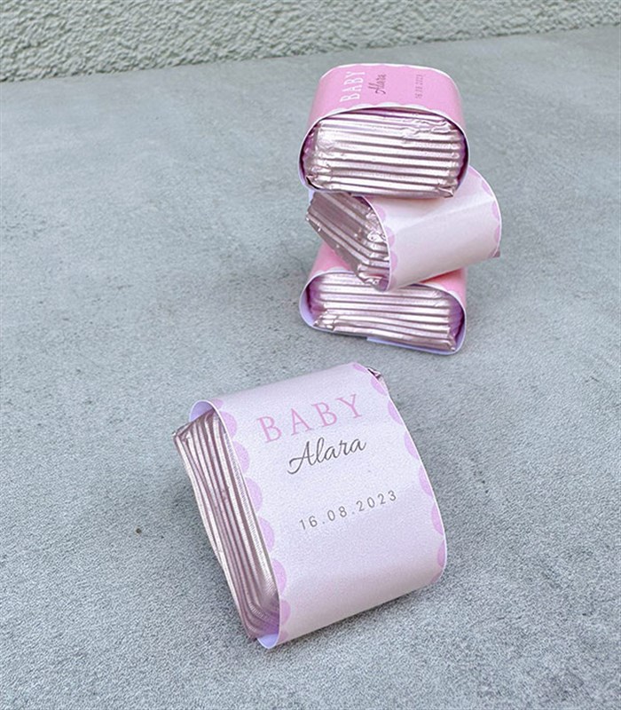 Pink Baby İsme Özel 32Li Yenidoğan Bebek Tebrik Çikolatası Grand Deluxe
