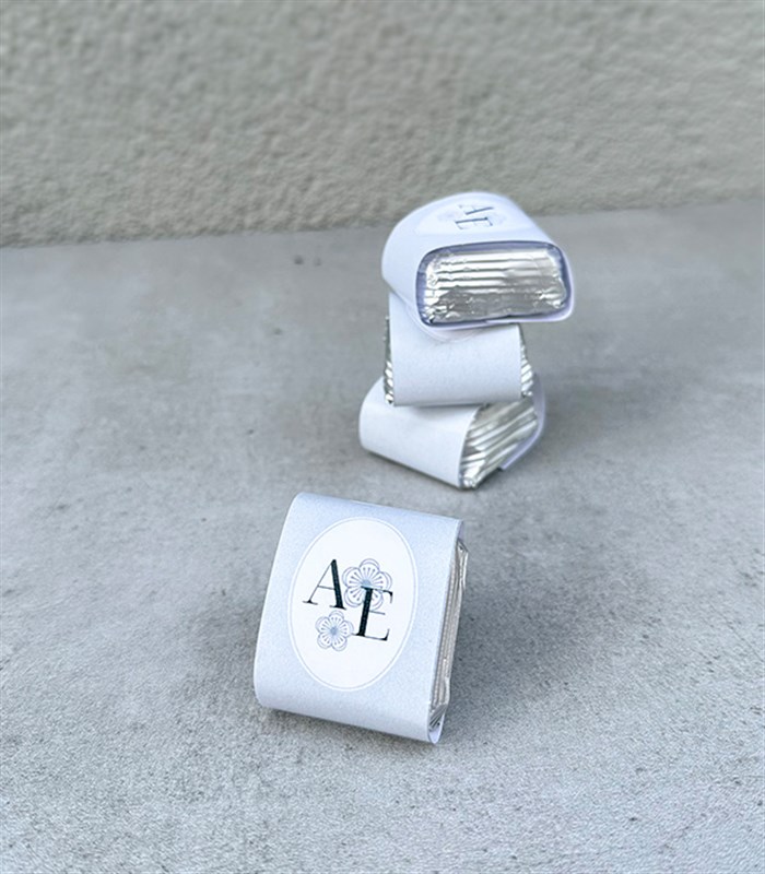 Beyaz Silver Royal Deluxe İsme Özel 56Lı Cam Çikolata Kutusu