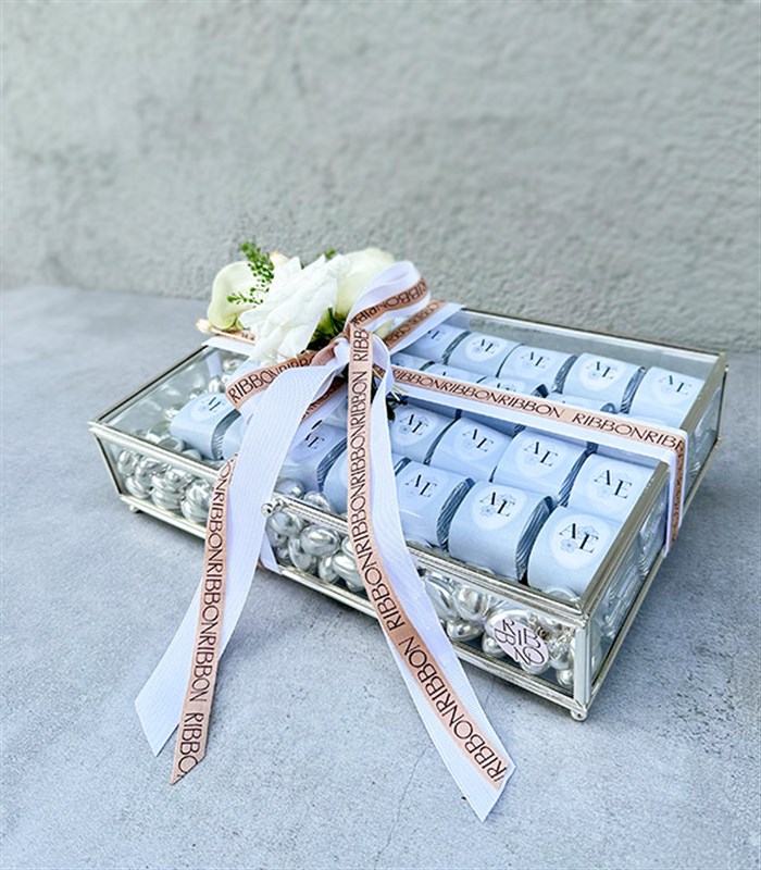 Beyaz Silver Royal Deluxe İsme Özel 56Lı Cam Çikolata Kutusu