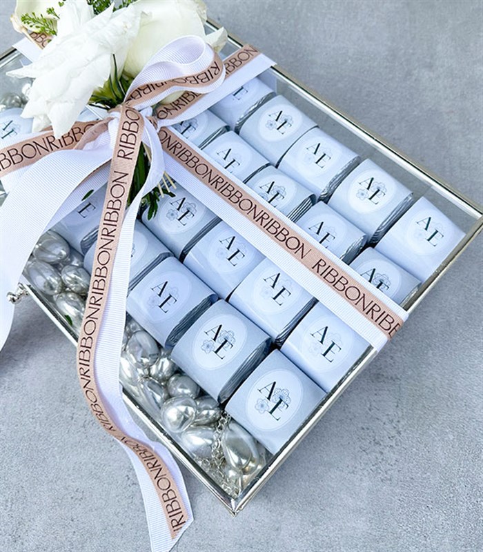 Beyaz Silver Royal Deluxe İsme Özel 56Lı Cam Çikolata Kutusu