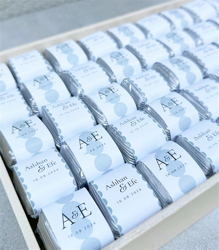 Pembe Silver Royal Deluxe İsme Özel 90Lı Çikolata Tepsisi