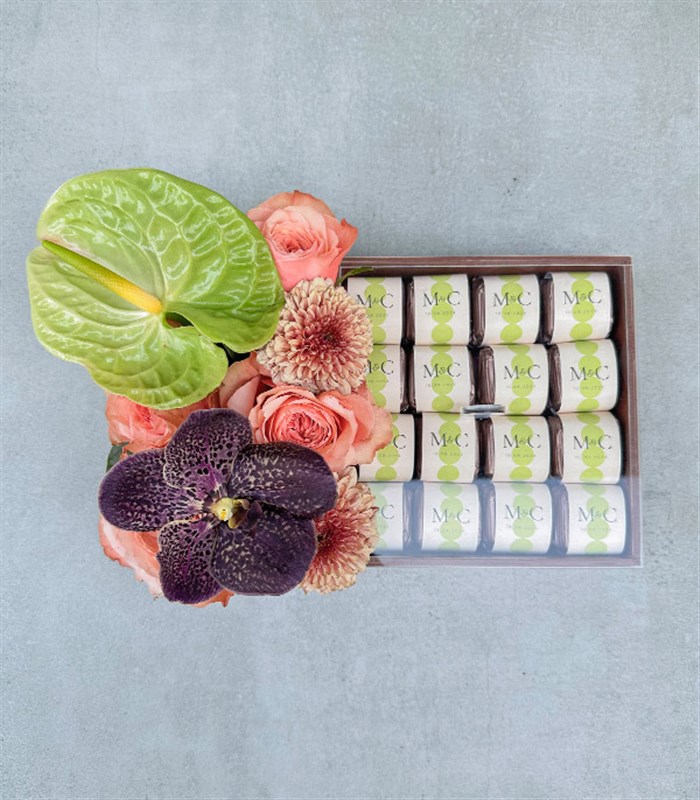 Somon Grand Deluxe İsme Özel 32Li Çikolata Tepsisi