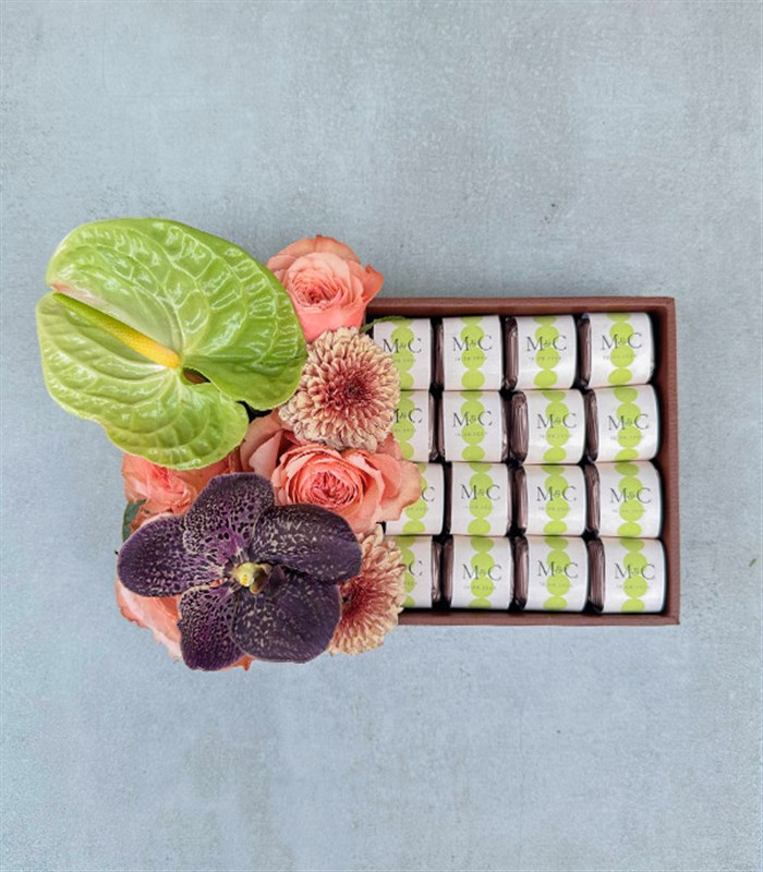 Somon Grand Deluxe İsme Özel 32Li Çikolata Tepsisi