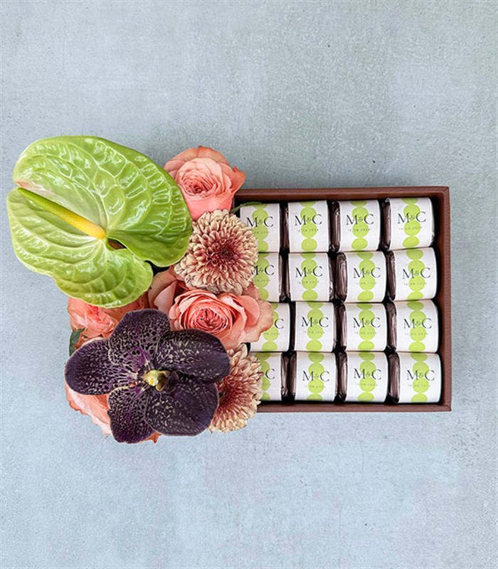 Somon Grand Deluxe İsme Özel 32Li Çikolata Tepsisi