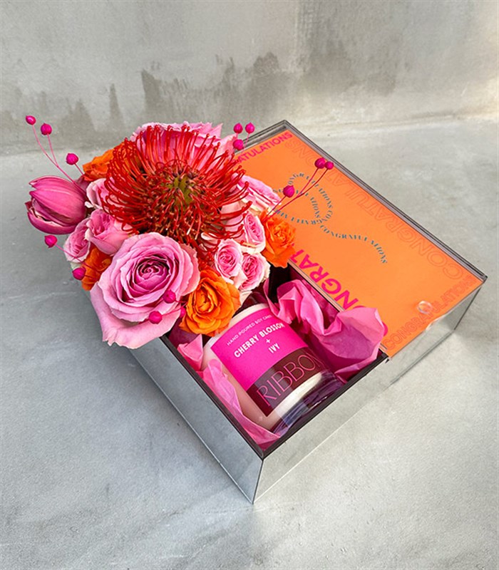 Tebrikler Turuncu Pembe Mum Çikolata Çiçek Hediye Kutusu