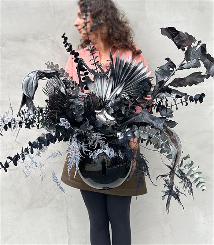 Black Swan Cam Vazoda Siyah Kuru Çiçek Aranjmanı