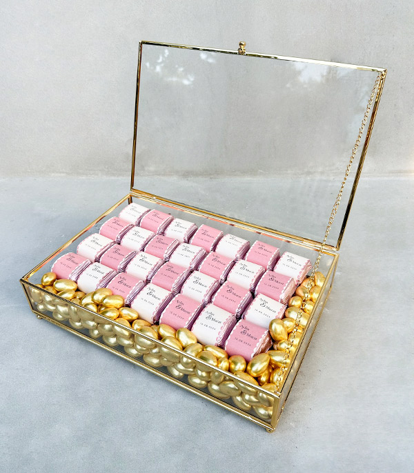 Pembe Gold Royal Deluxe İsme Özel 56Lı Cam Çikolata Kutusu
