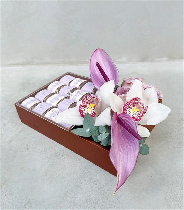 Lila Grand Deluxe İsme Özel 32Li Çikolata Tepsisi