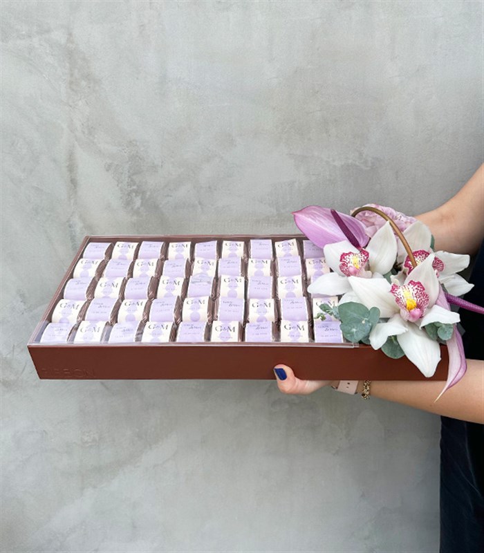 Lila Royal Deluxe İsme Özel 90Lı Çikolata Tepsisi