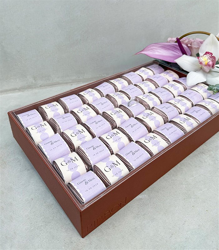 Lila Royal Deluxe İsme Özel 90Lı Çikolata Tepsisi