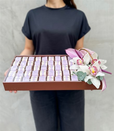 Lila Royal Deluxe İsme Özel 90Lı Çikolata Tepsisi