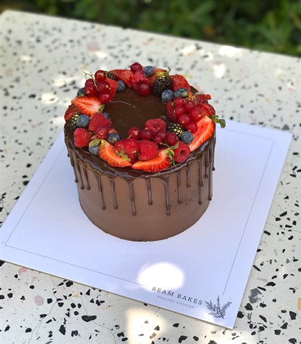 Beam Bakes Choco Berry Wreath Cake 4-6 Persons