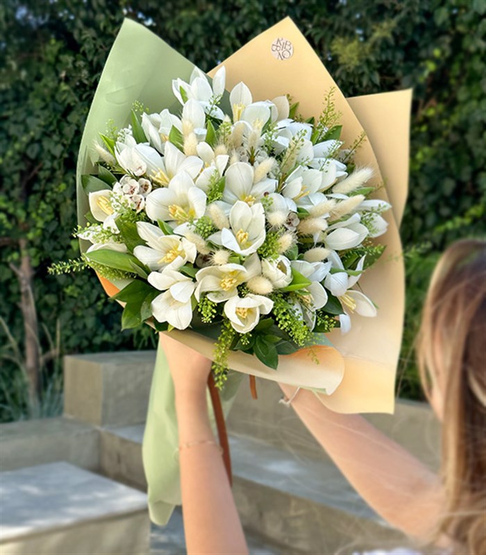 Aegean Pearl White 25 Tulips Bouquet