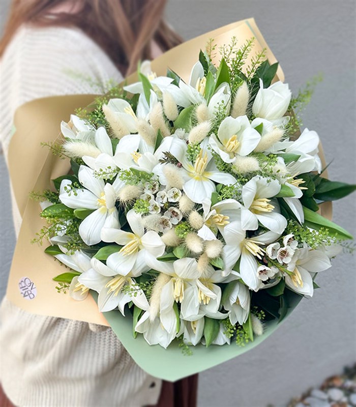 Aegean Pearl White 25 Tulips Bouquet