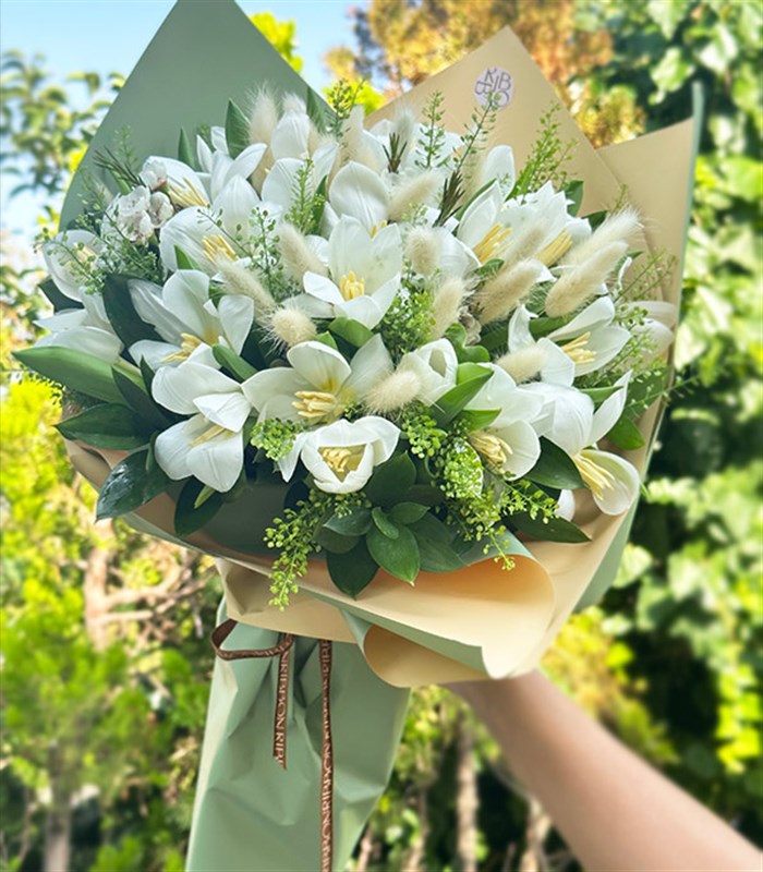 Aegean Pearl White 25 Tulips Bouquet