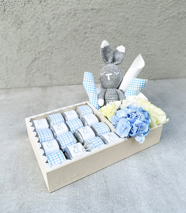 Blue Rabbit İsme Özel 32Li Yenidoğan Bebek Tebrik Çikolatası Grand Deluxe