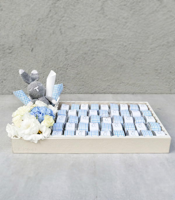 Blue Rabbit İsme Özel 32Li Yenidoğan Bebek Tebrik Çikolatası Grand Deluxe